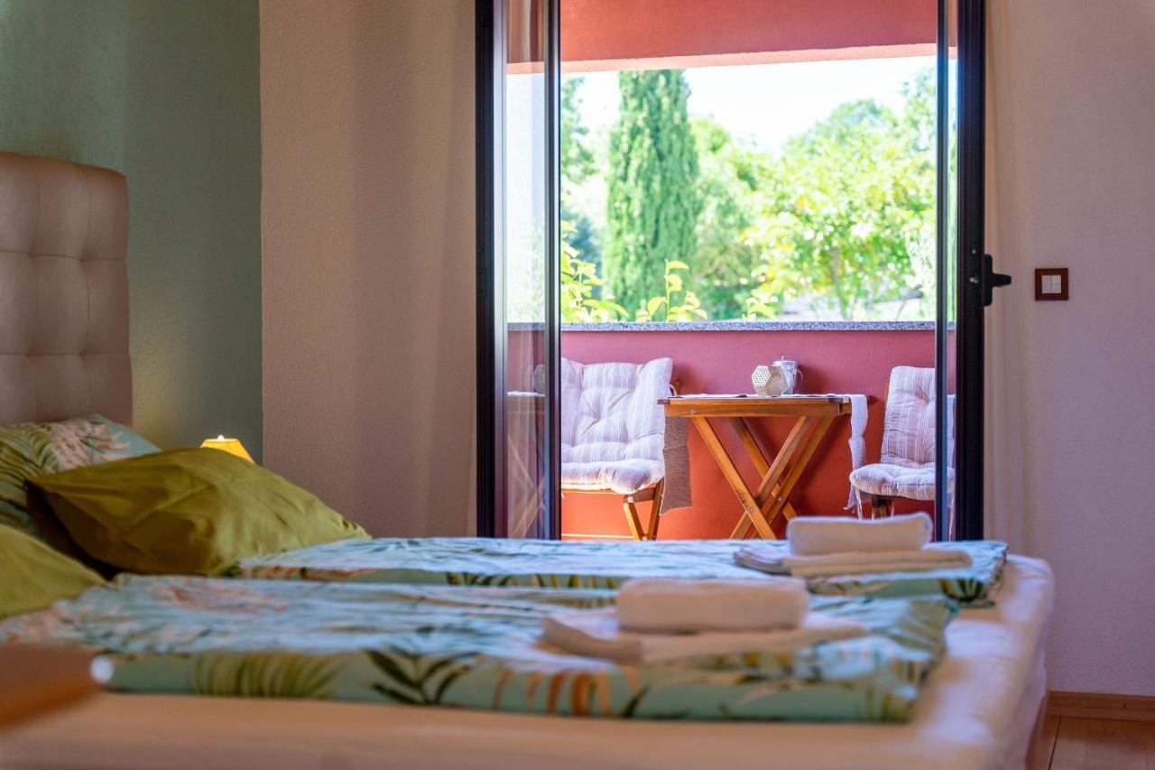 Apartments Miri Върсар Екстериор снимка