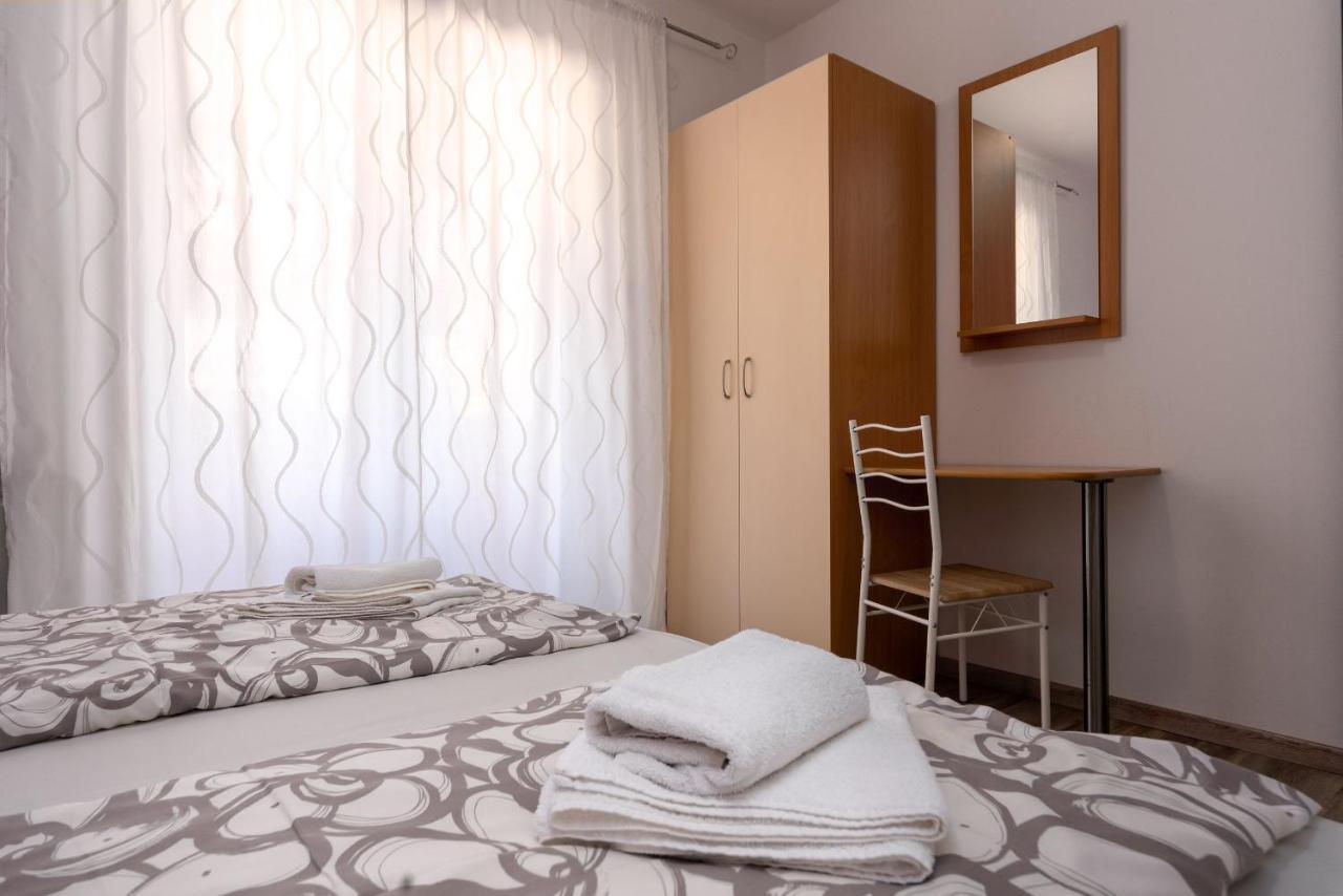 Apartments Miri Върсар Екстериор снимка