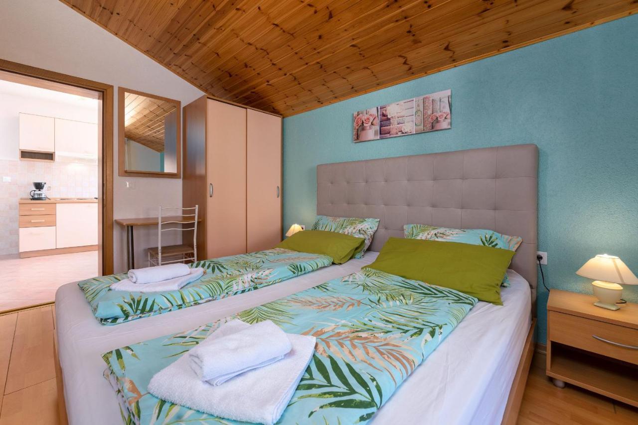 Apartments Miri Върсар Екстериор снимка