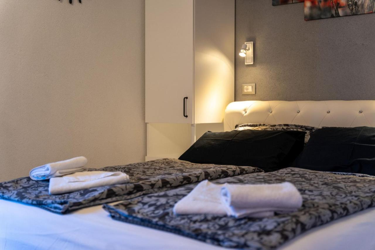 Apartments Miri Върсар Екстериор снимка