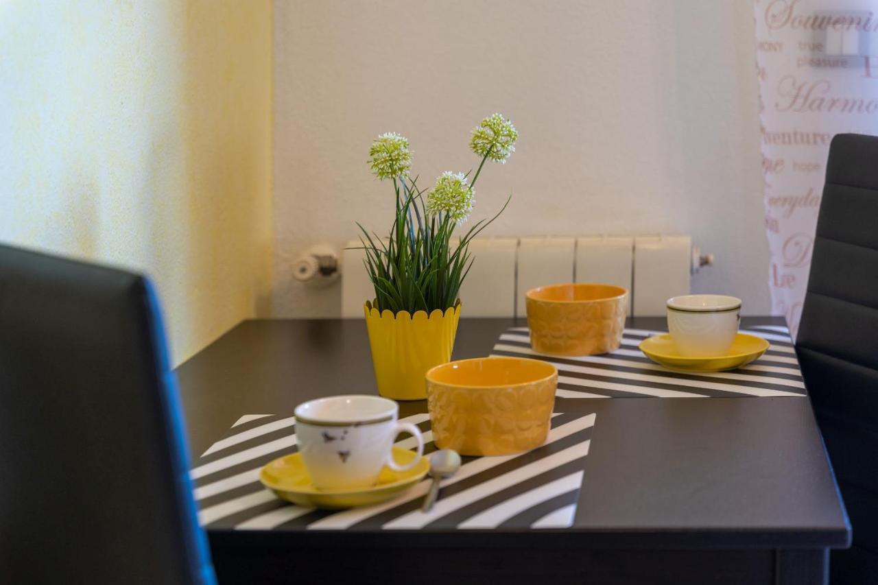 Apartments Miri Върсар Екстериор снимка