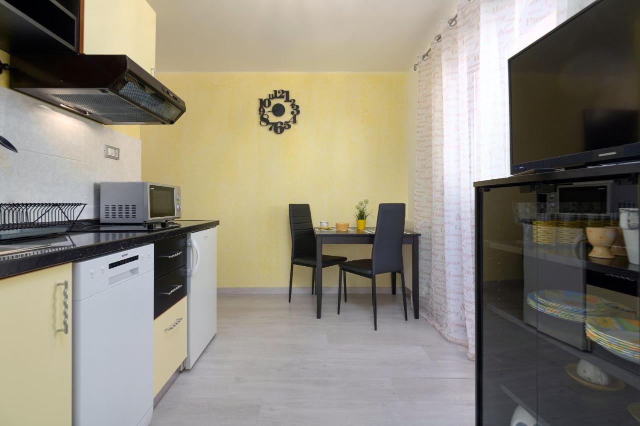 Apartments Miri Върсар Екстериор снимка