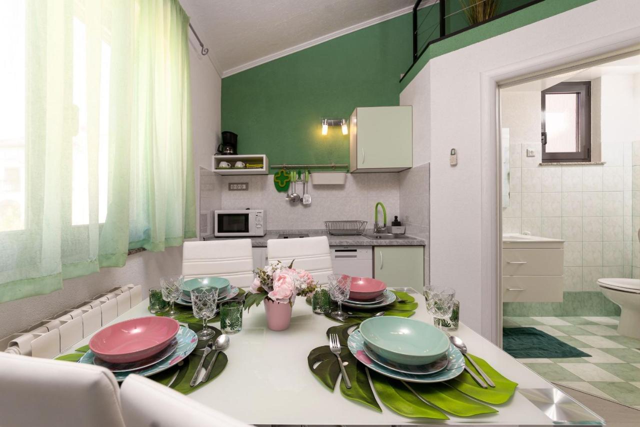 Apartments Miri Върсар Екстериор снимка