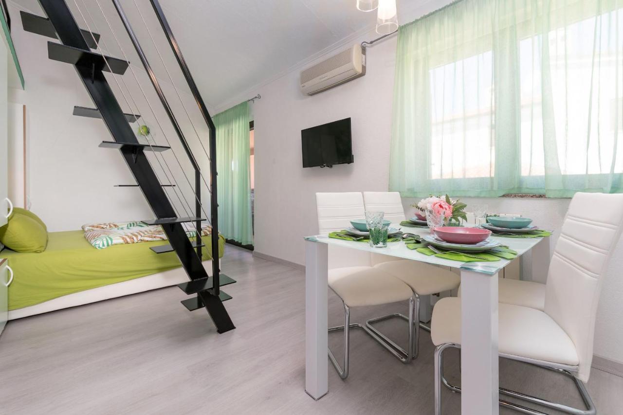 Apartments Miri Върсар Екстериор снимка