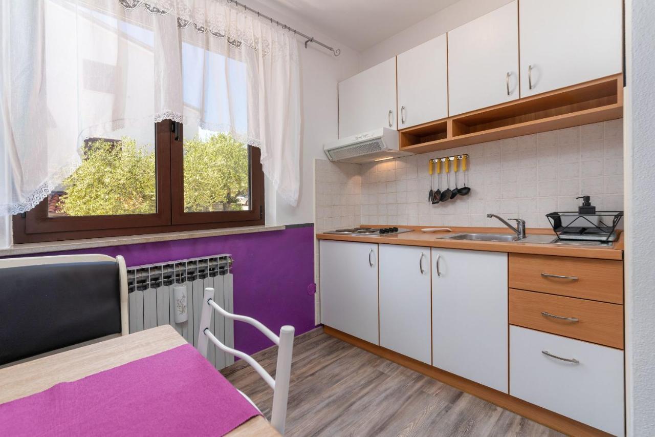 Apartments Miri Върсар Екстериор снимка