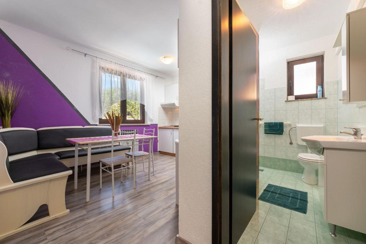 Apartments Miri Върсар Екстериор снимка