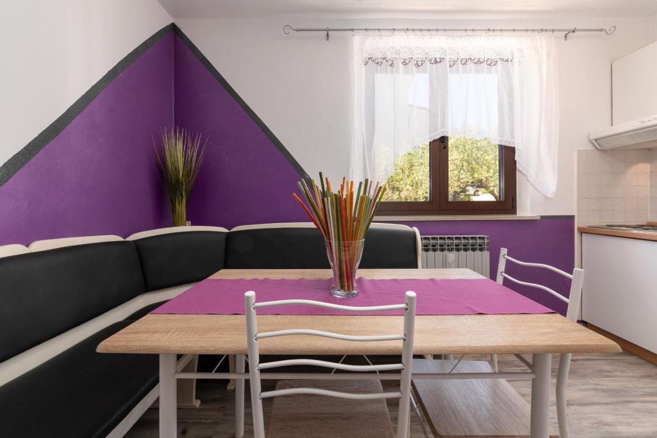 Apartments Miri Върсар Екстериор снимка