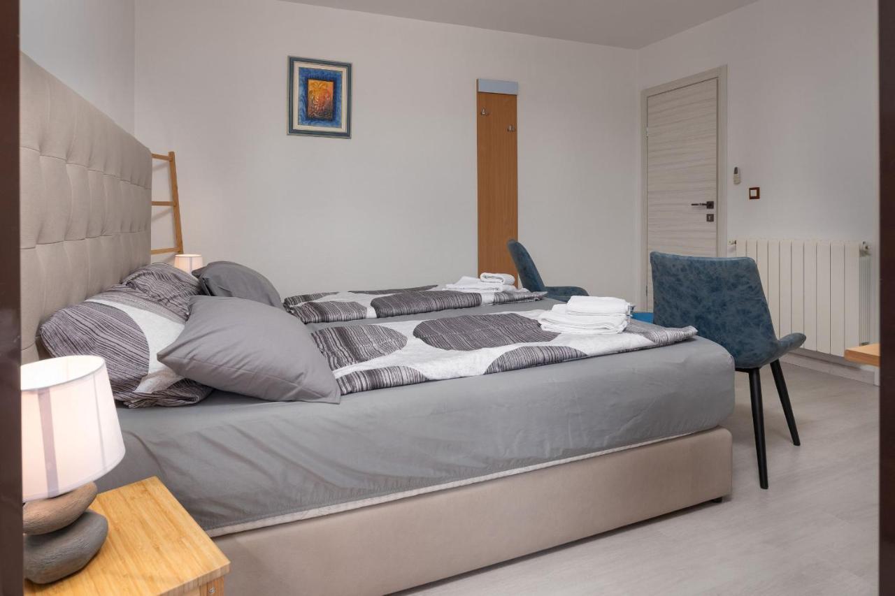 Apartments Miri Върсар Екстериор снимка
