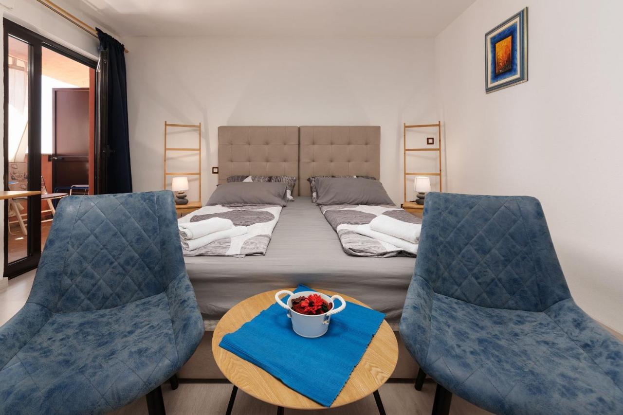Apartments Miri Върсар Екстериор снимка