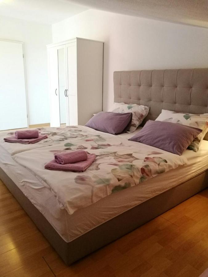 Apartments Miri Върсар Екстериор снимка